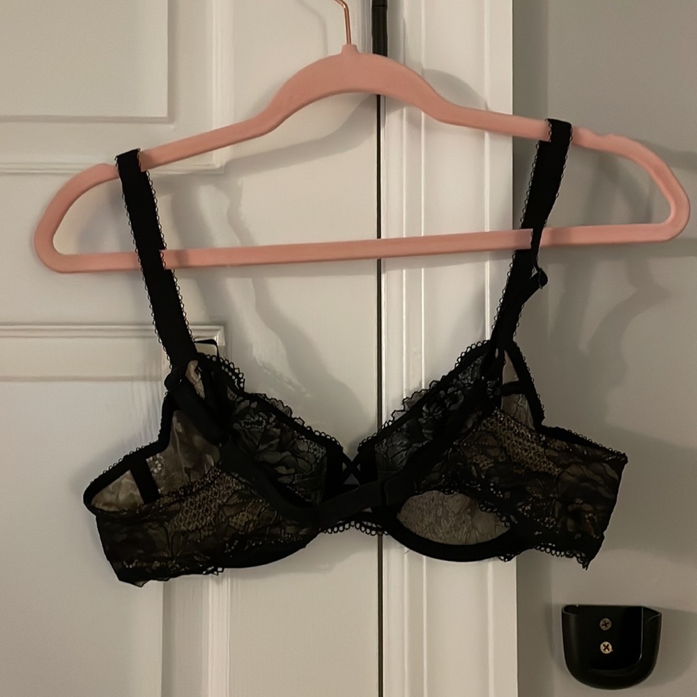 Black lace bra- 36B